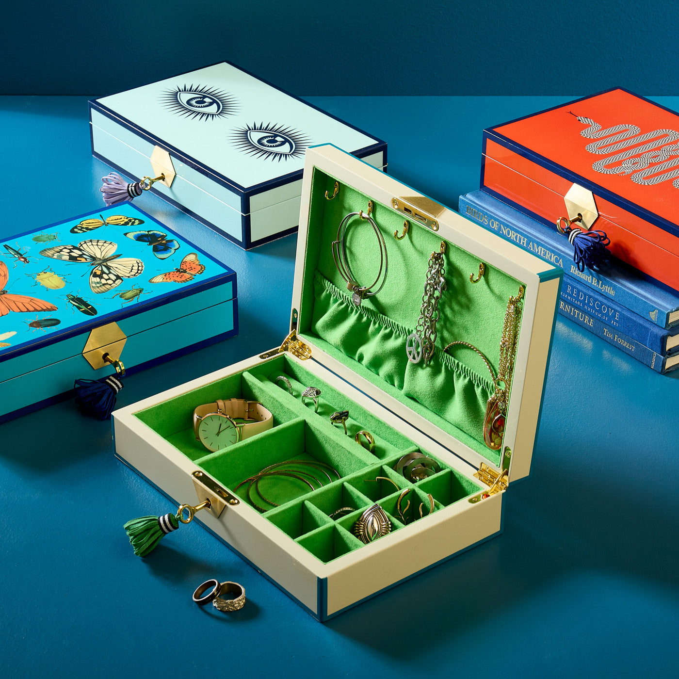 le wink jewelry box lacquer blue purple - styled view