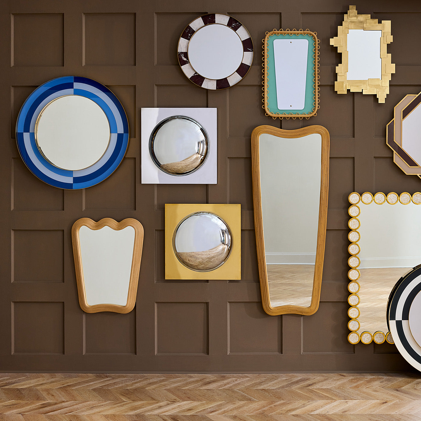 Riveria Accent Mirror - details view
