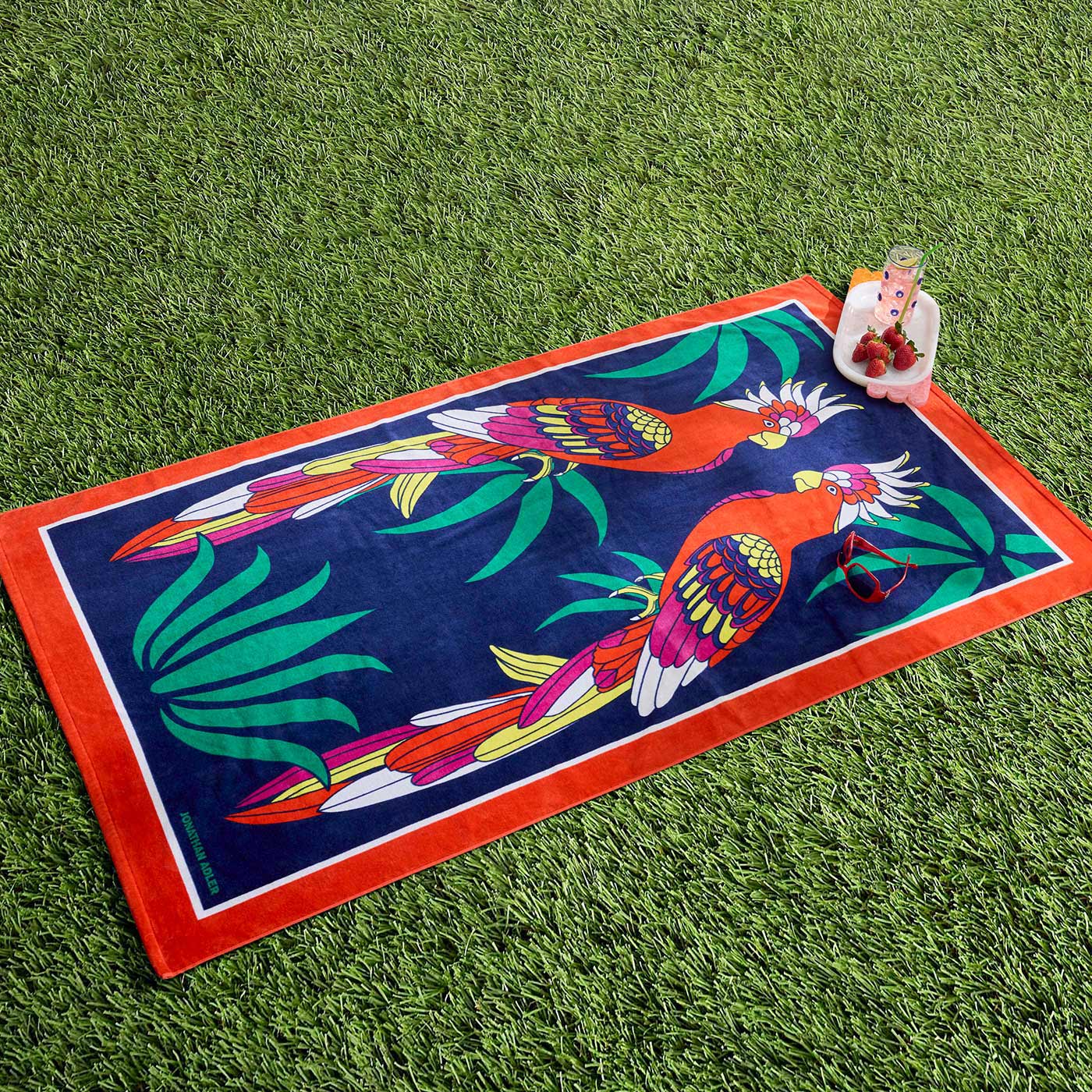 Parrots Beach Towel with Como Scallop Tray