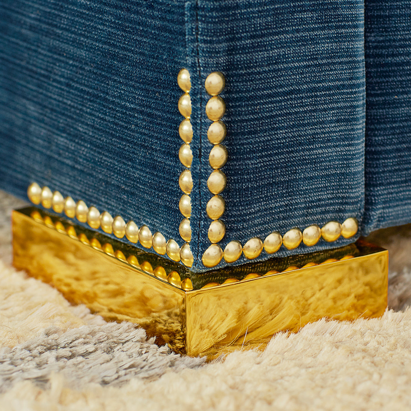 connery queen bed valhalla midnight brass - detail styled view