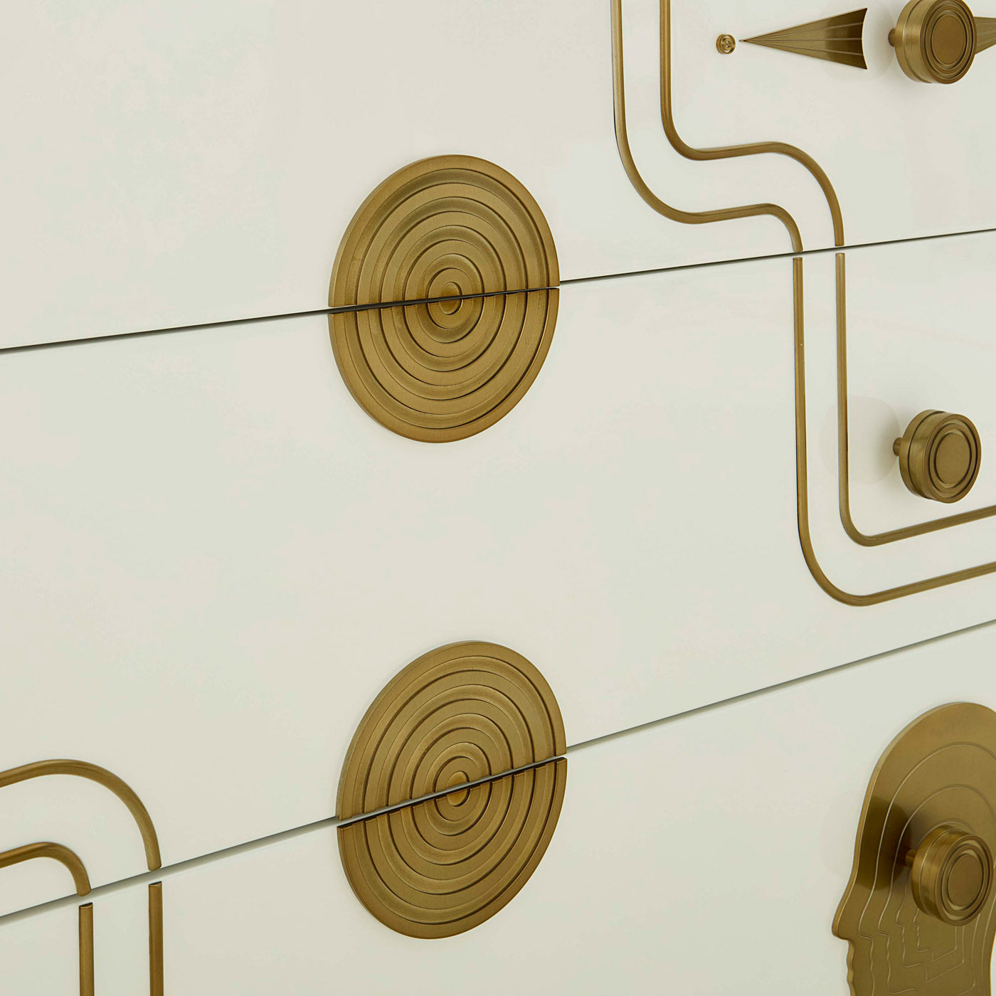 Gala Chest - details view