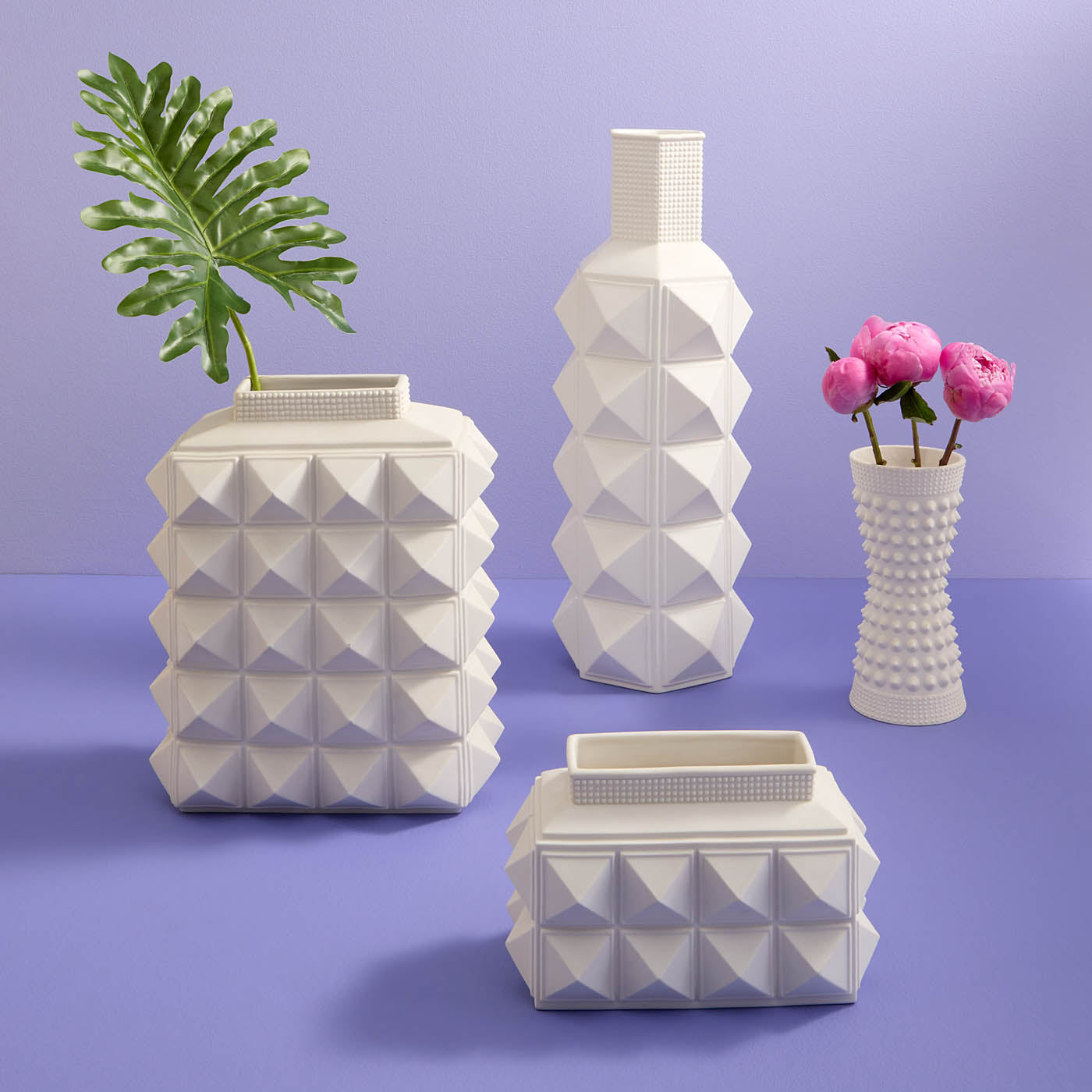Charade Stud Vase Low details view