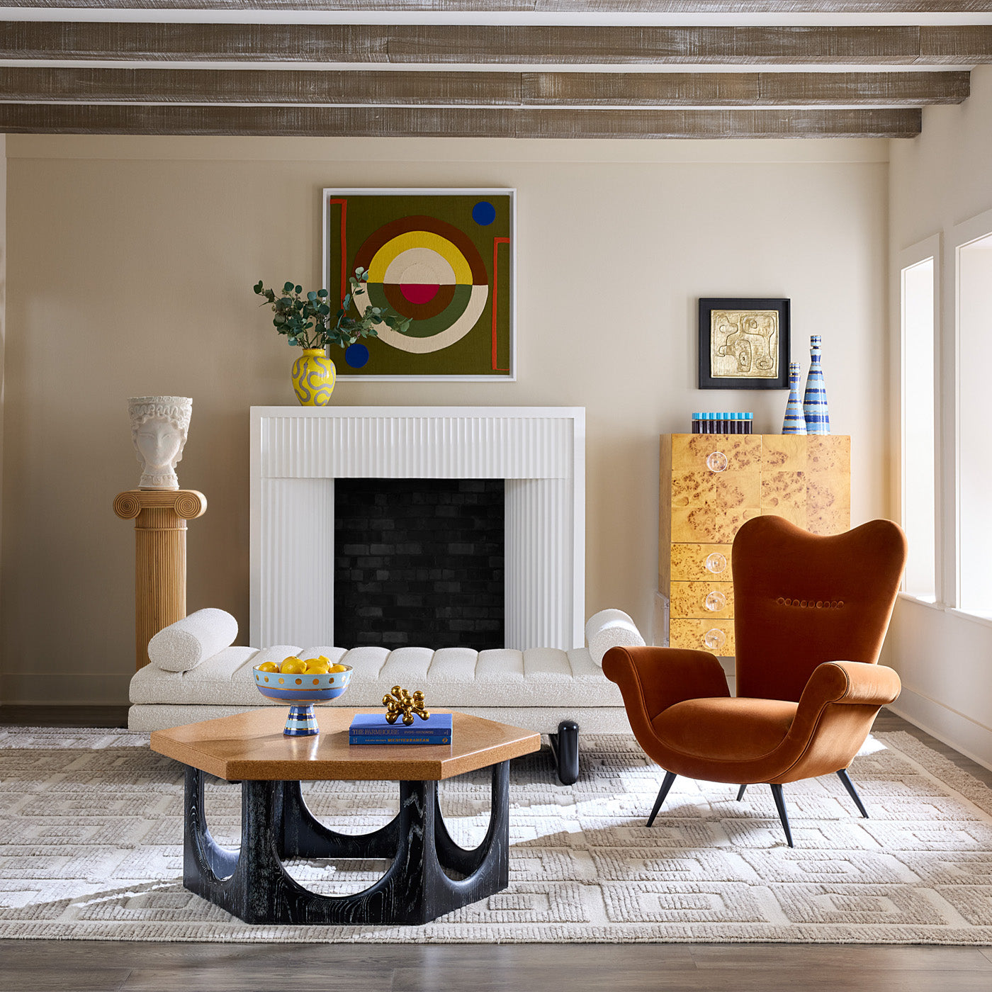 Aphrodite Vase with Aspen Daybed