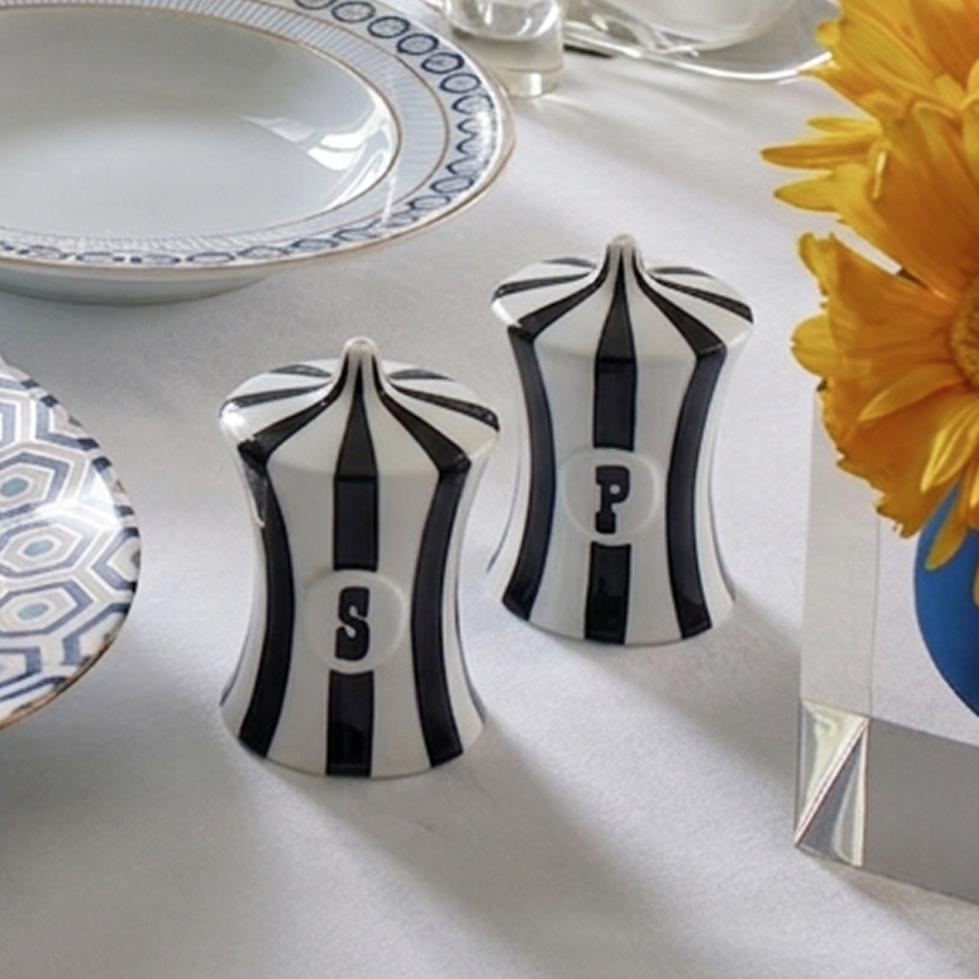 Vice Salt & Pepper Set – Jonathan Adler