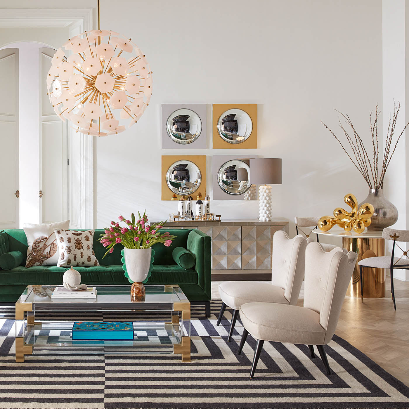 Mustique Scalloped Urn with Riviera Lounge Chair