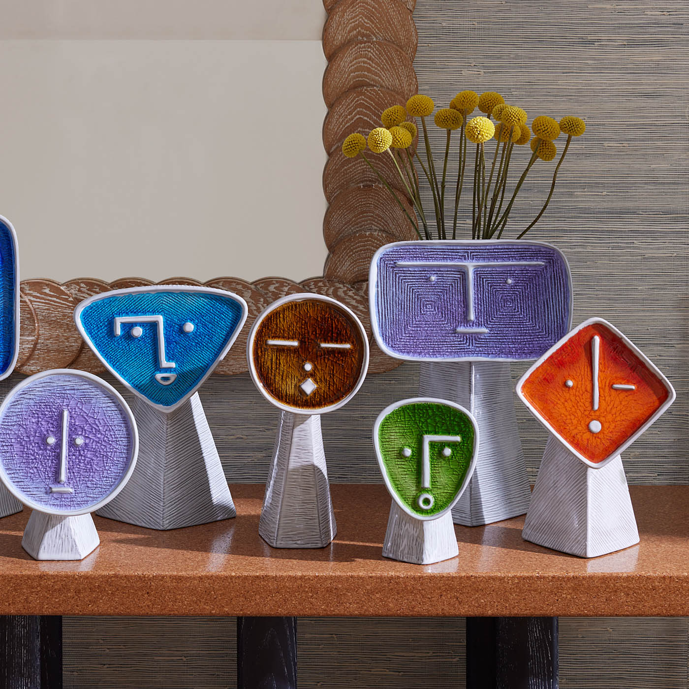 Les Amis La Grincheux Side View