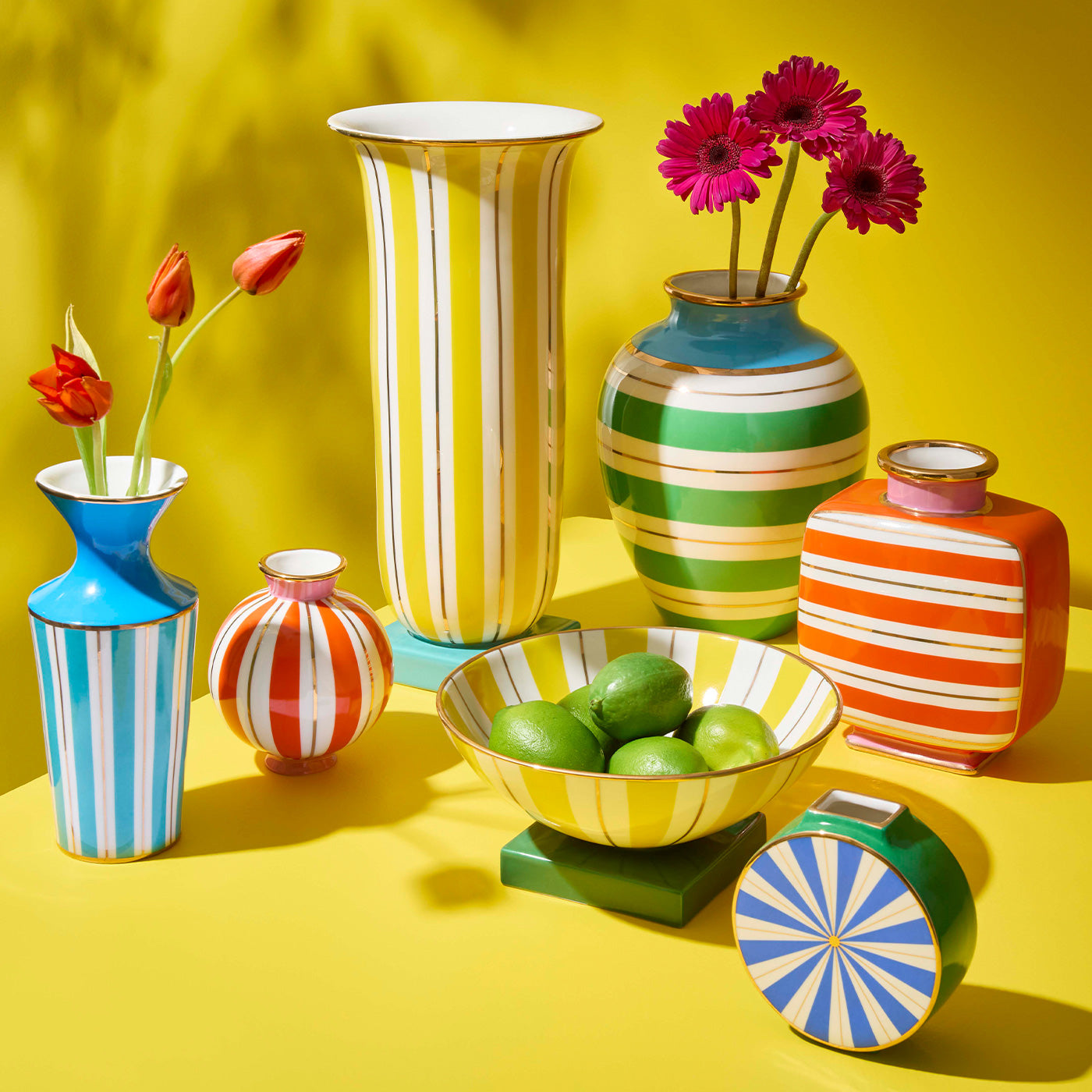 Portofino Circle Vase in Porcelain | Jonathan Adler