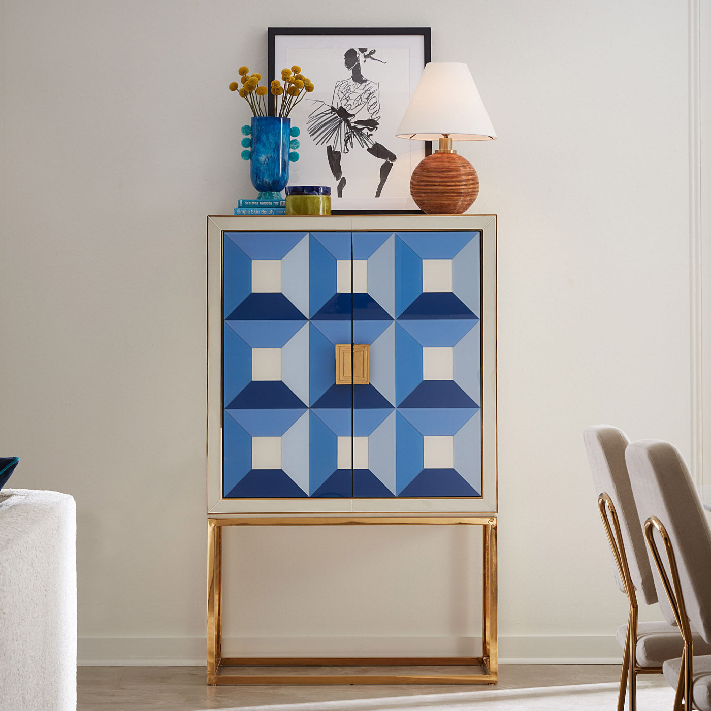 Mustique Disc Urn Vase with Otto Buffet