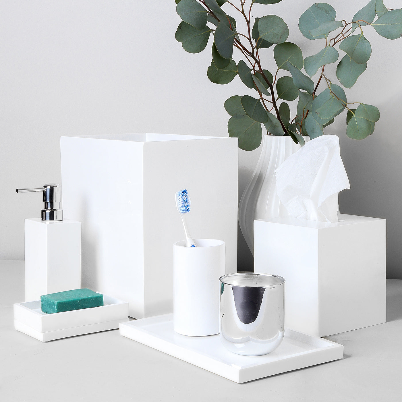 lacquer bath collection white - styled view 2