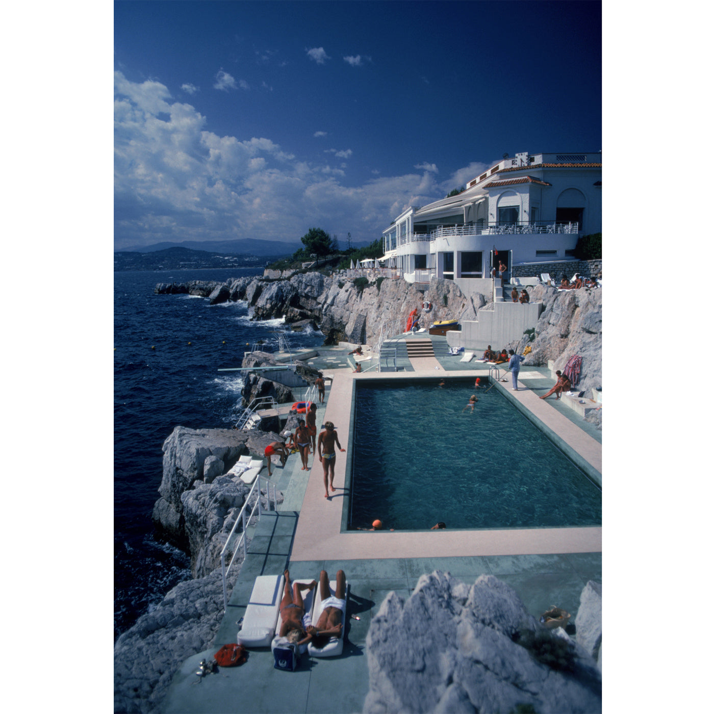 slim aarons "hotel du cap-eden-roc" photograph - front view