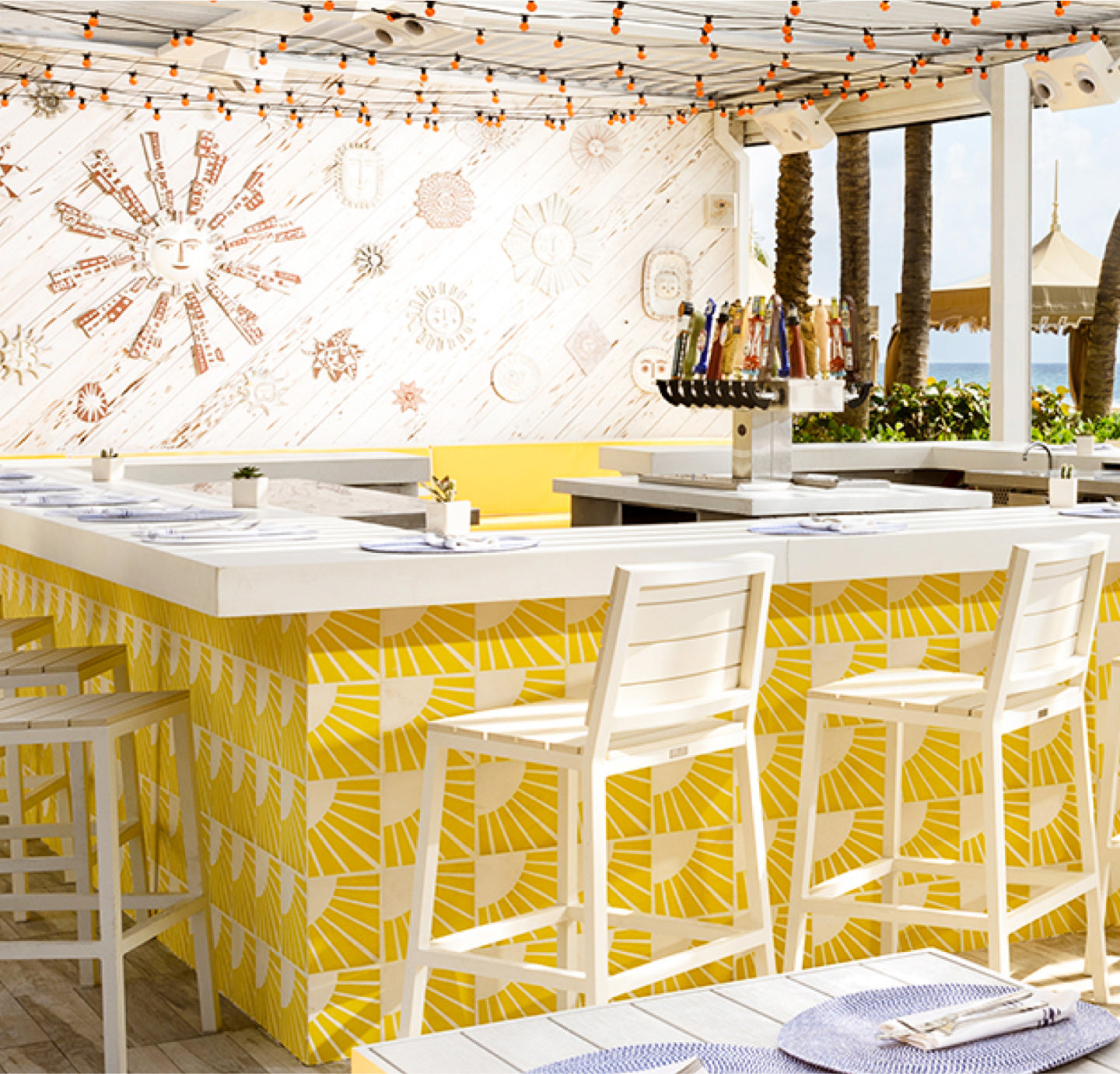 Breeze Bar at Eau Palm Beach Resort & Spa - Florida