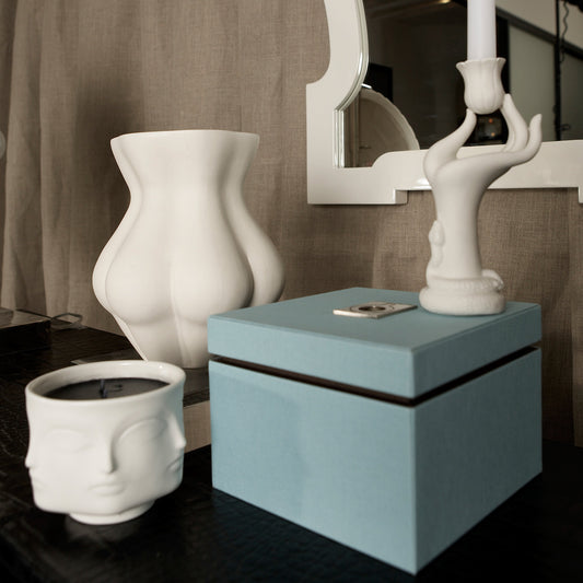 Jonathan Adler - Pompidou Corner Porselen Vazo - Açık Yeşil Jonathan Adler - Pompidou Corner Porselen Vazo - Açık Yeşil
