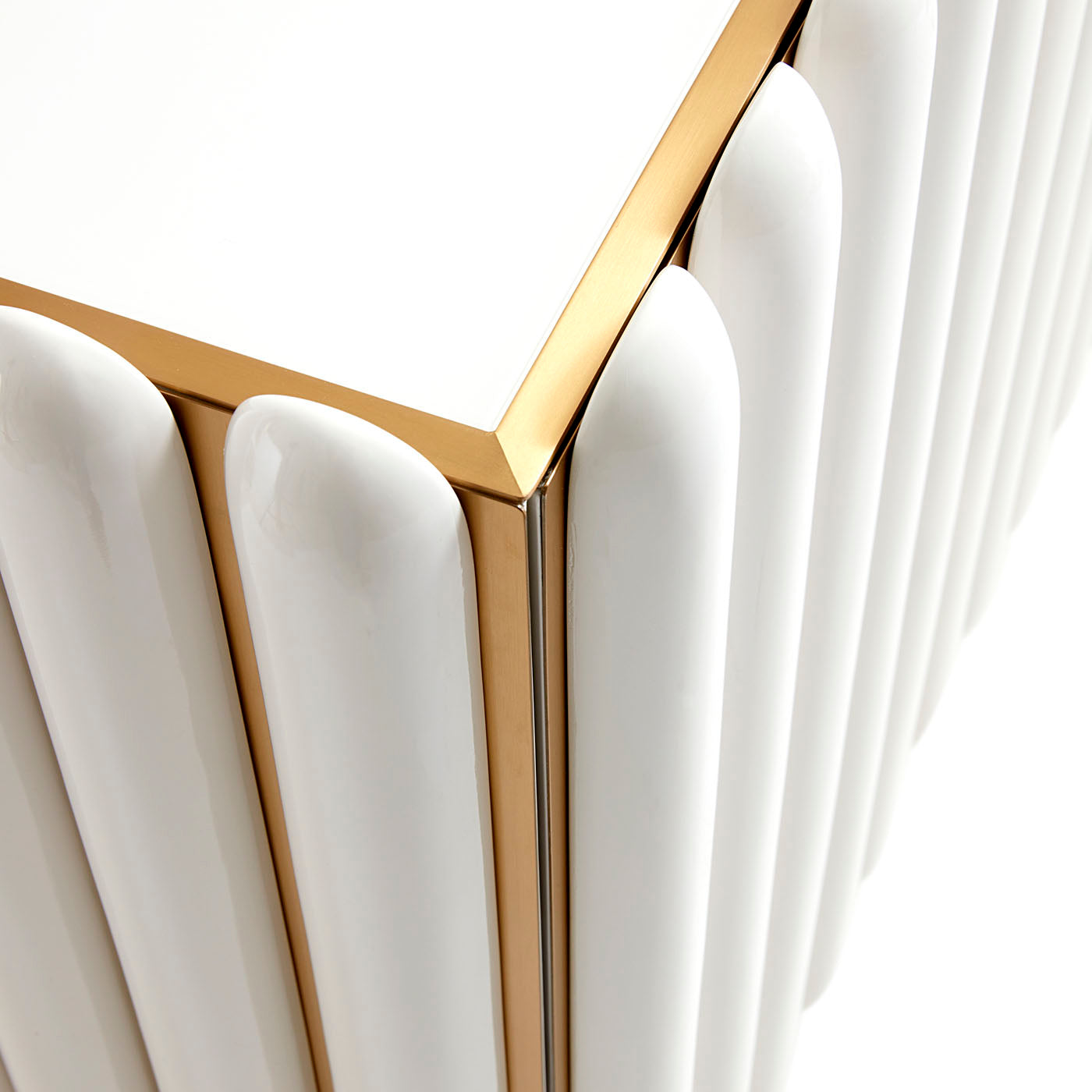 kiki cabinet ivory lacquer brass - detail view
