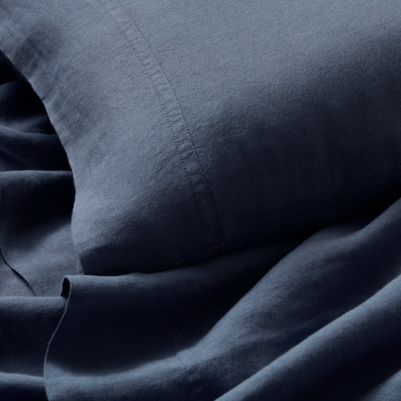 getaway linen sheet set indigo - detail view