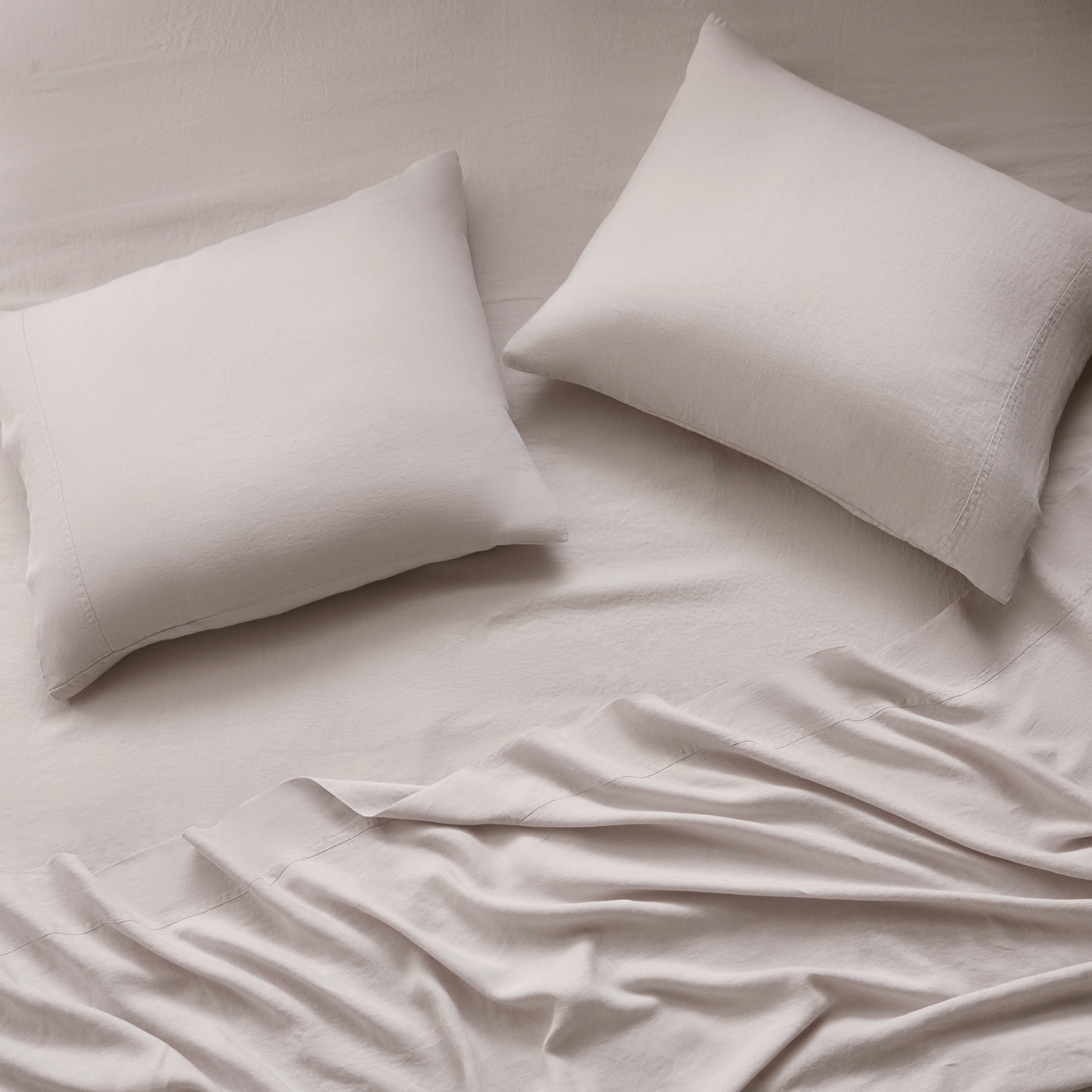 getaway linen sheet set pale grey - styled view