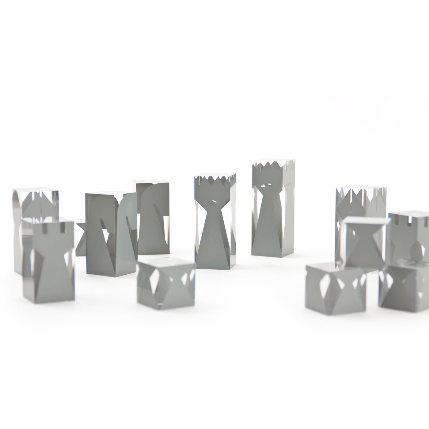 acrylic chess set black and clear - detail view 3