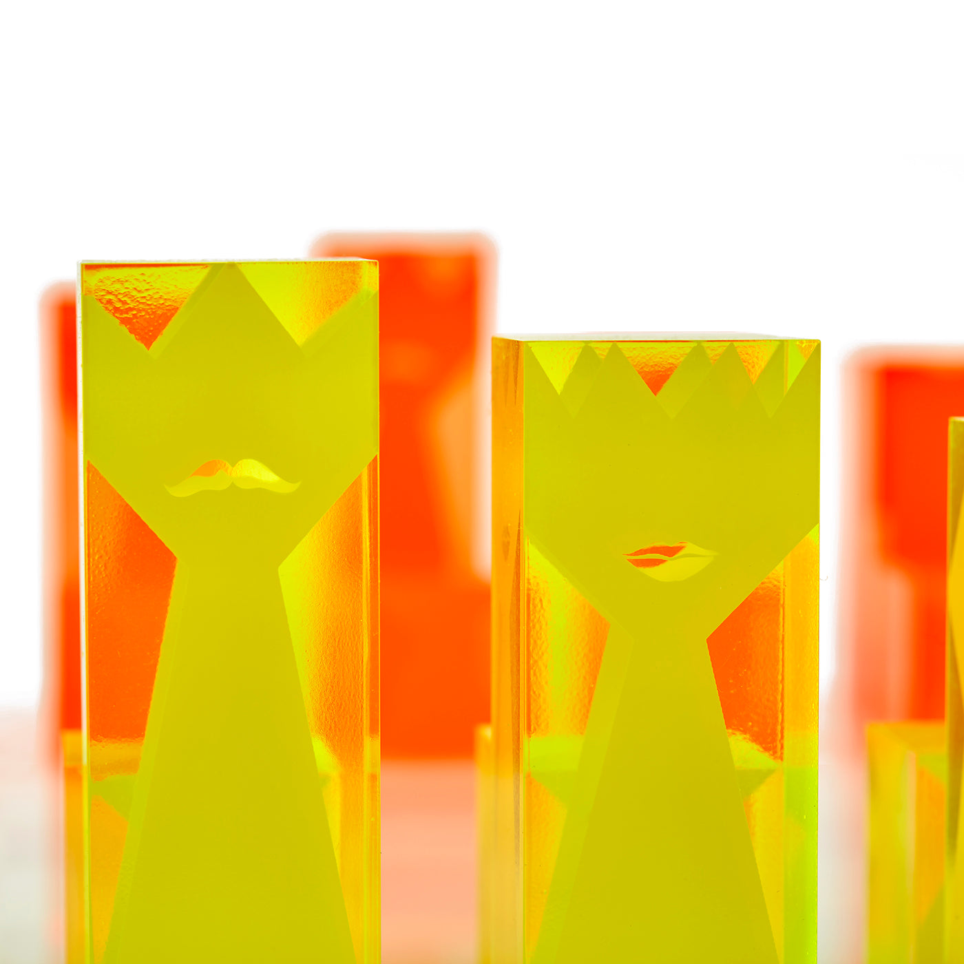 acrylic chess set neon orange and yellow - detail view 2