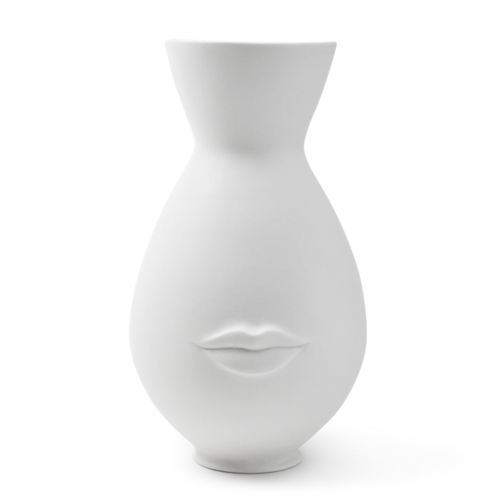 muse_vase_1c051766-5bb0-4eb1-