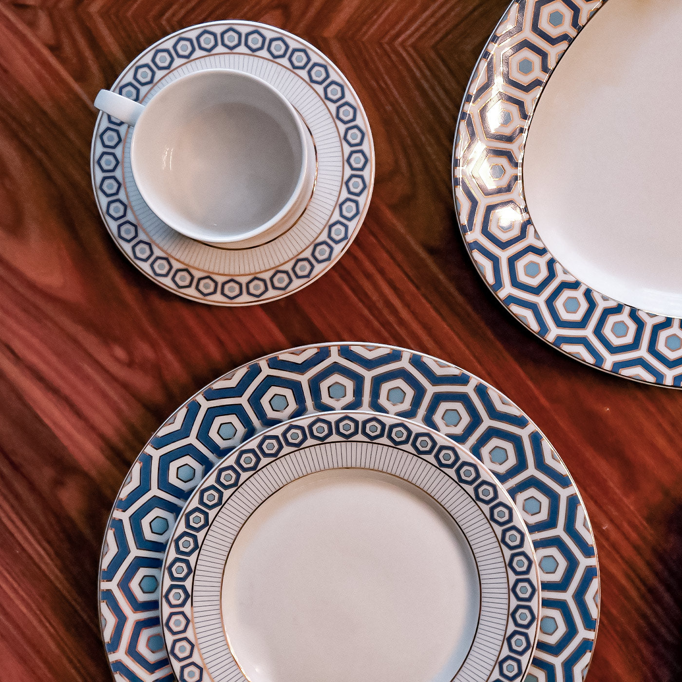 newport dinnerware collection - styled view 2