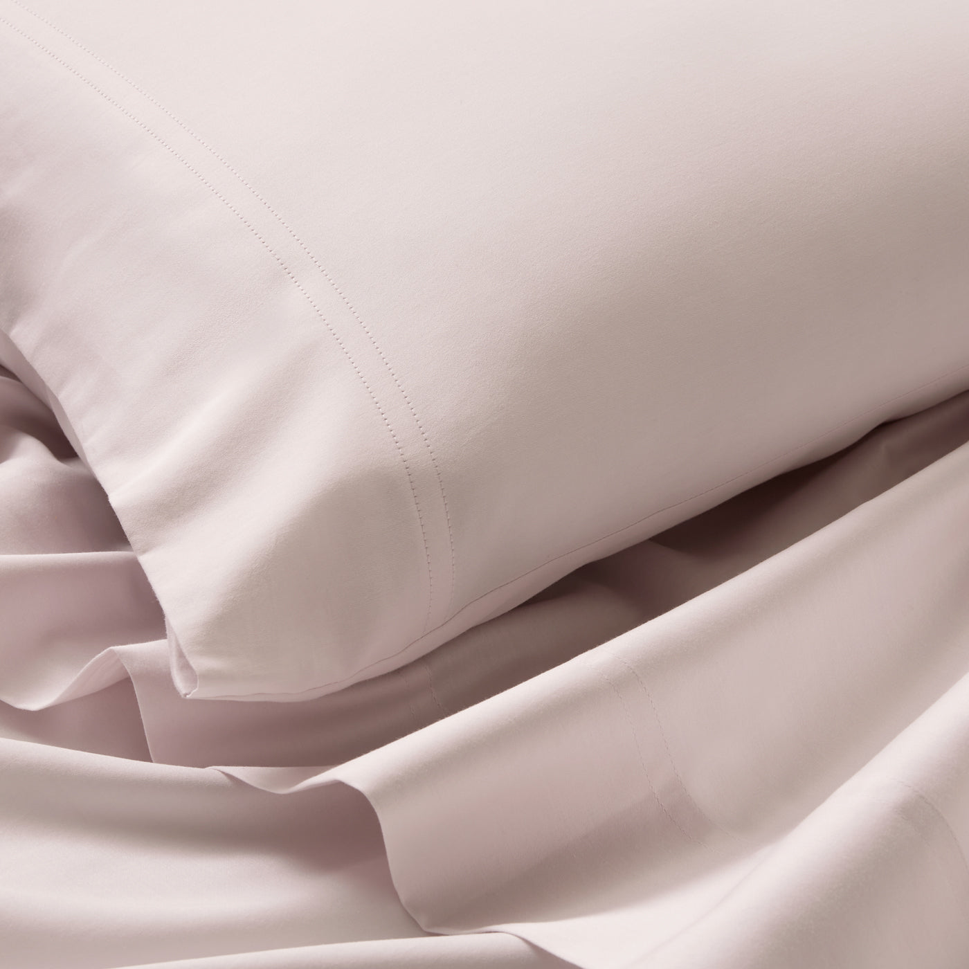 sateen sheet set blush - detail view