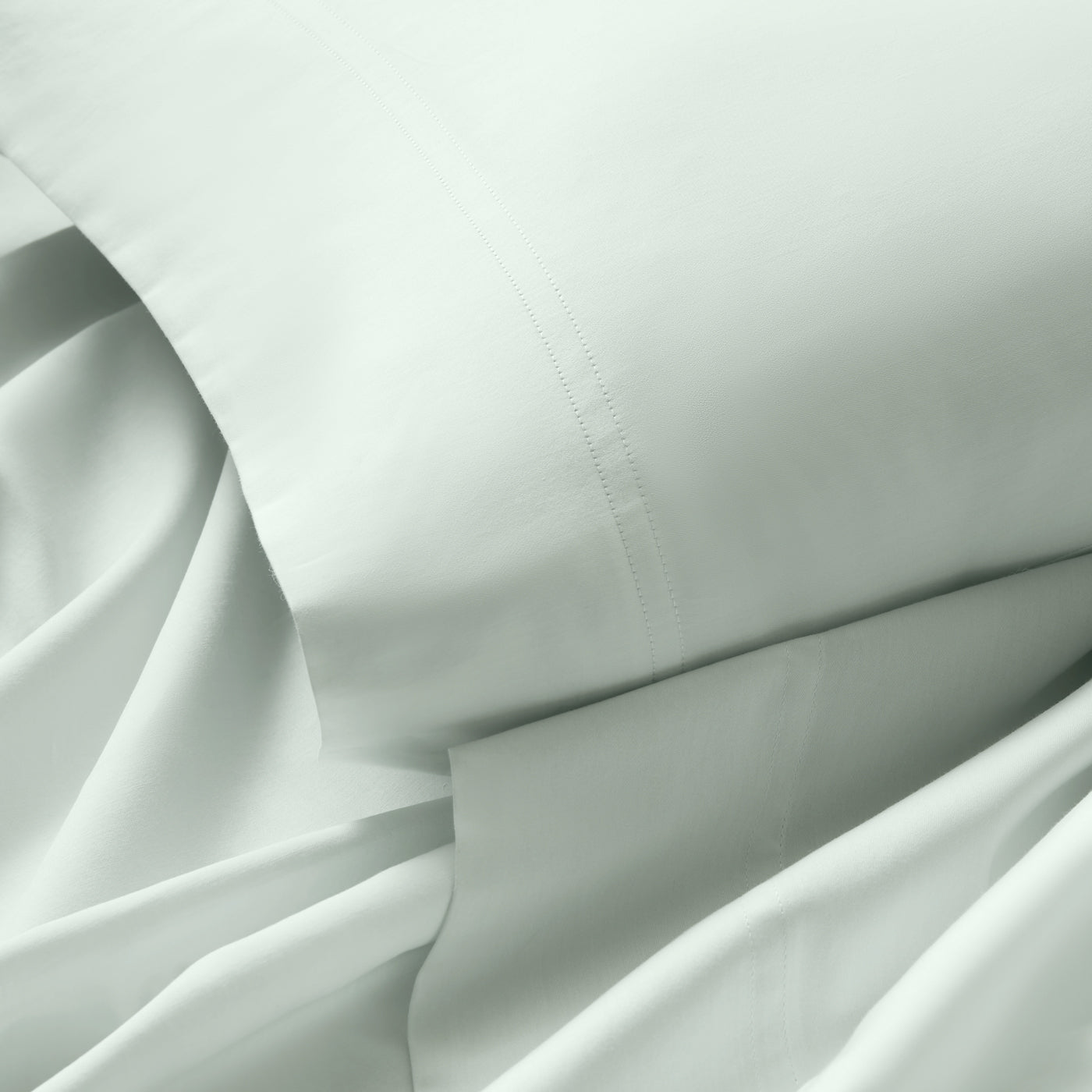sateen sheet set light green - detail view