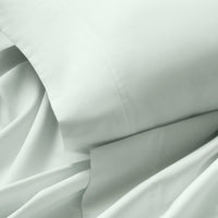 sateen sheet set light green - detail view