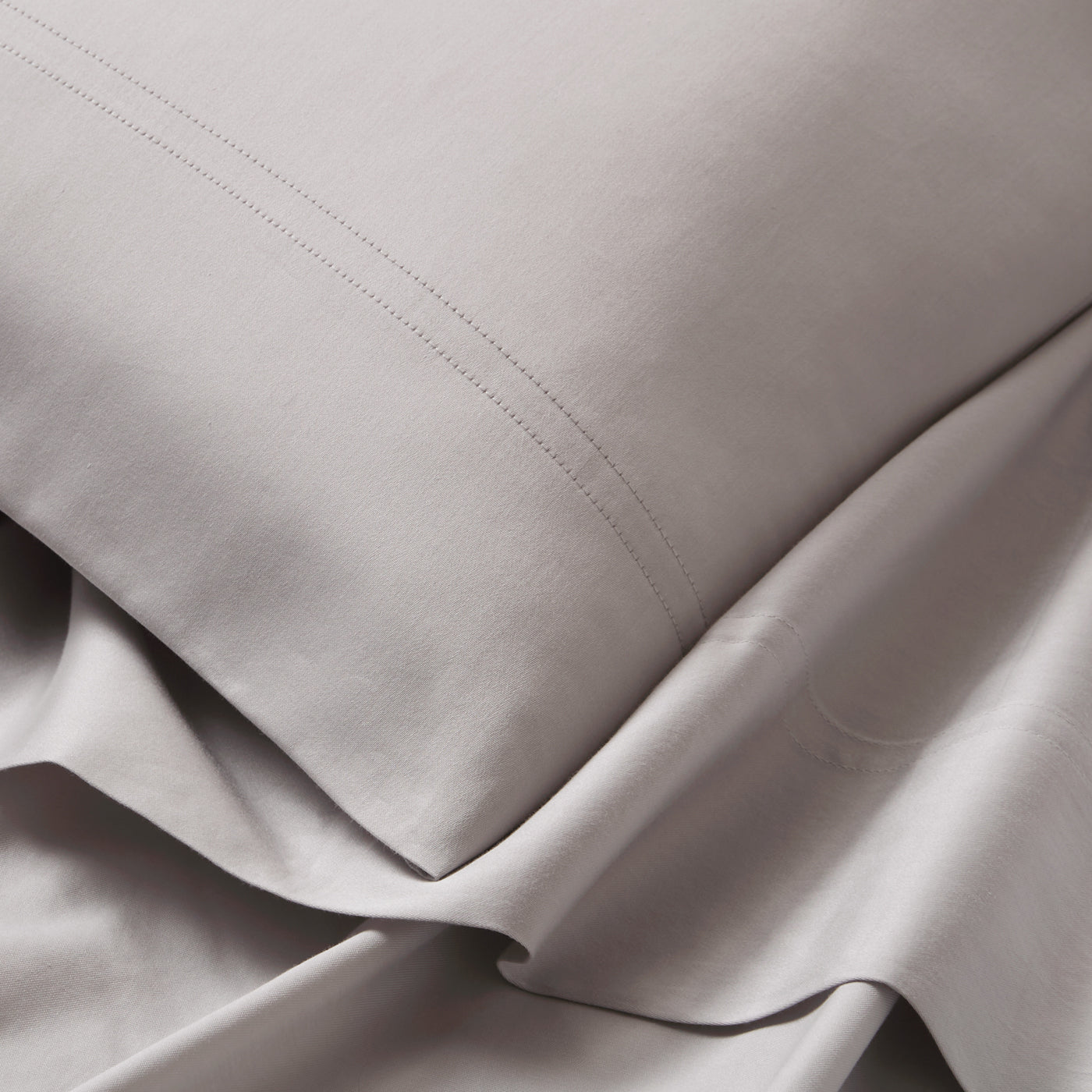 sateen sheet set pale grey - detail view