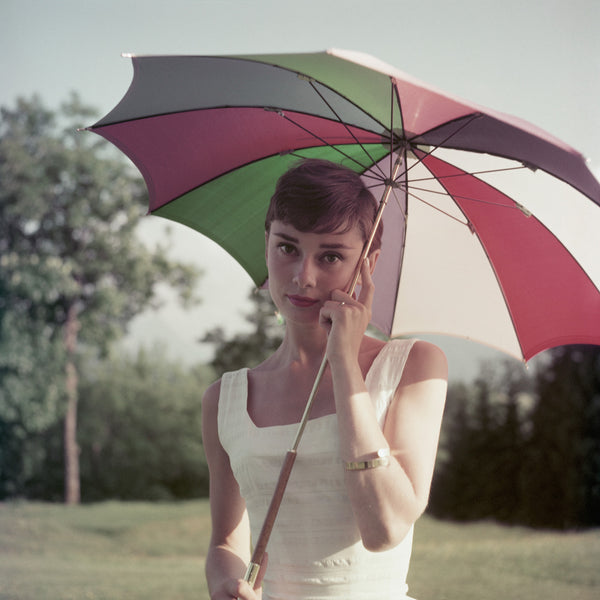 Golfing Hepburn Getty Images Gallery中古 Golfing Hepburn by Getty Images Black 2.5 Maple Four Hands