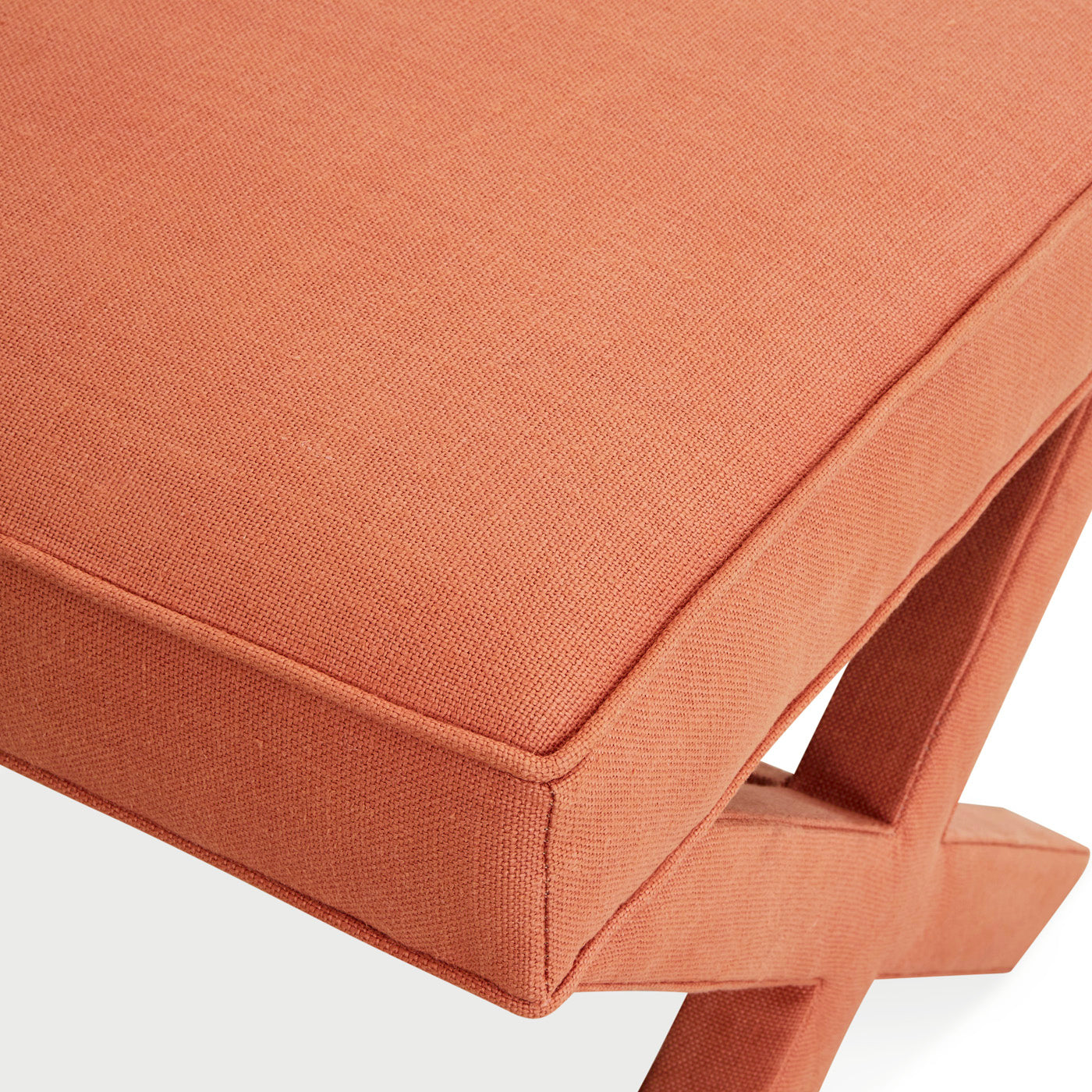 x bench chalet apricot - detail view